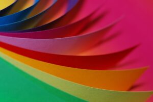 Warum ist es sinnvoll, bei Renovierungen auf emissionsarme Farben zu setzen