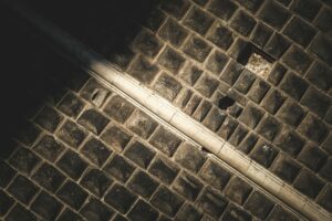 Warum ist die richtige Wahl des Fugenmaterials entscheidend für Pflastersteine?