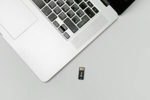 Warum erkennt dein Computer das USB-Gerät nicht und wie behebst du das Problem?