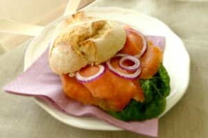 Wie backe ich knusprige Brötchen im eigenen Ofen?