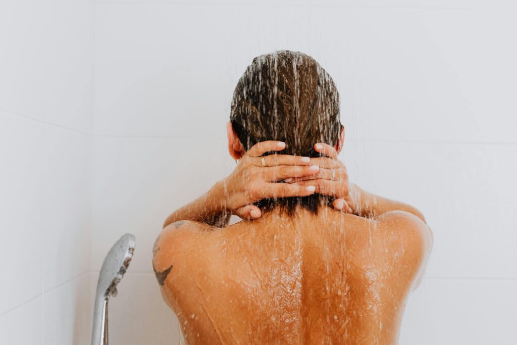 Welche Tipps helfen, um Seifenreste in der Dusche zu vermeiden?