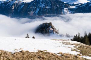 Wie erkenne ich Lawinengefahr bei Skitouren und was tue ich dagegen